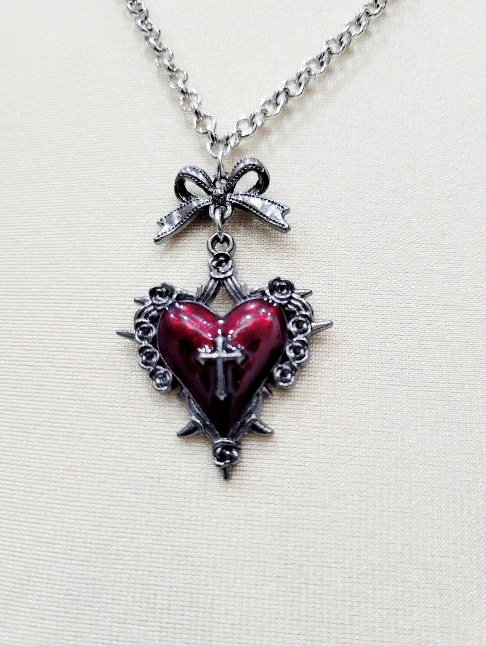 Brand New Silver Tone Gothic Red Heart Cross Necklace - Picture 5 of 9